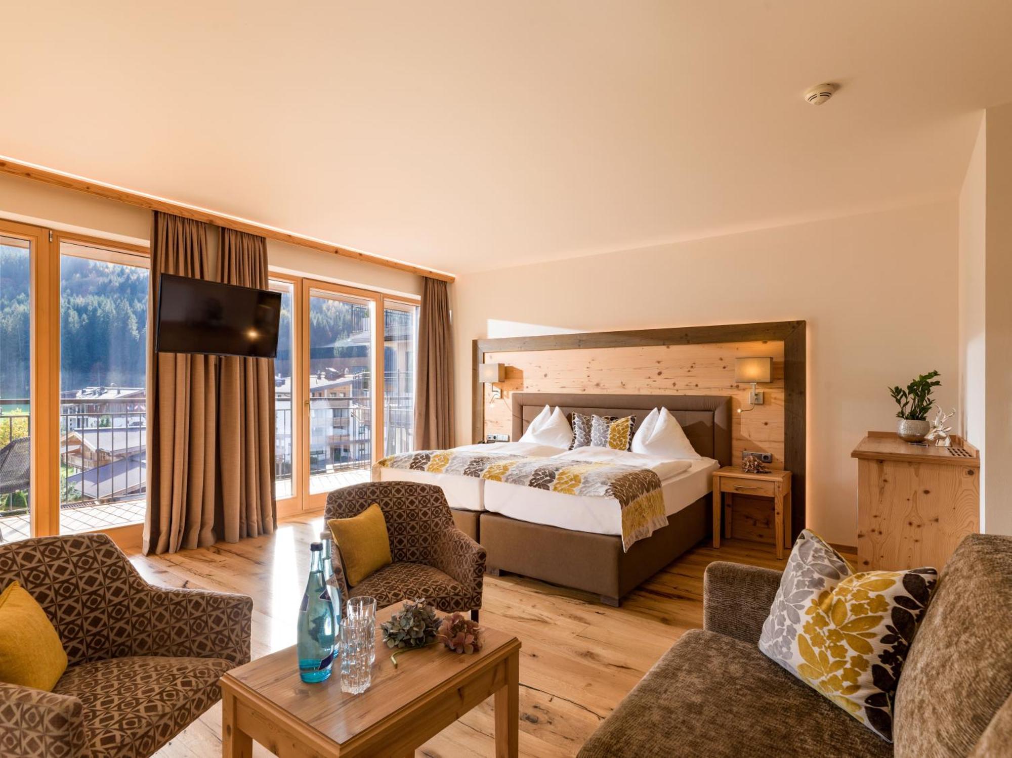 Hotel Zentral ****Superior Kirchberg in Tirol Exterior photo